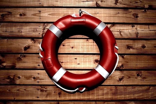lifesaver-933560_640