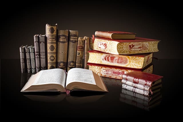 books-1702790_640